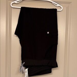 Figs Black Kade Cargo Scrub pant